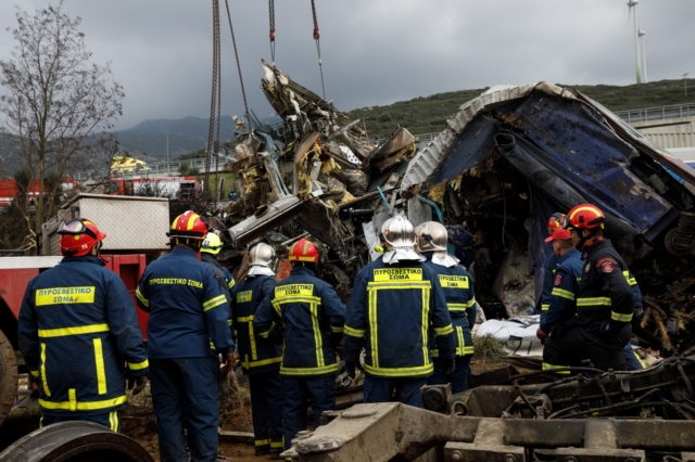 Tέμπη: Απορίες και ερωτήματα για την εμπλοκή των ιατροδικαστών